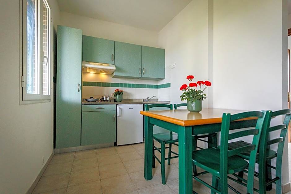 Villaggio Turistico La Cecinella