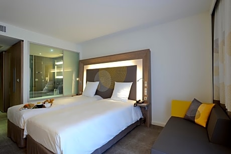Classic Double Room with Bathtub