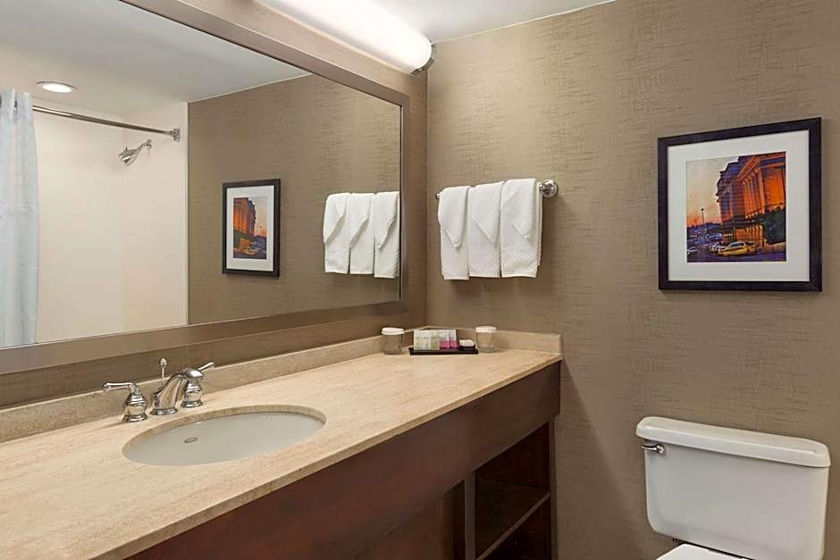 Embassy Suites by Hilton Baltimore-At BWI Airport