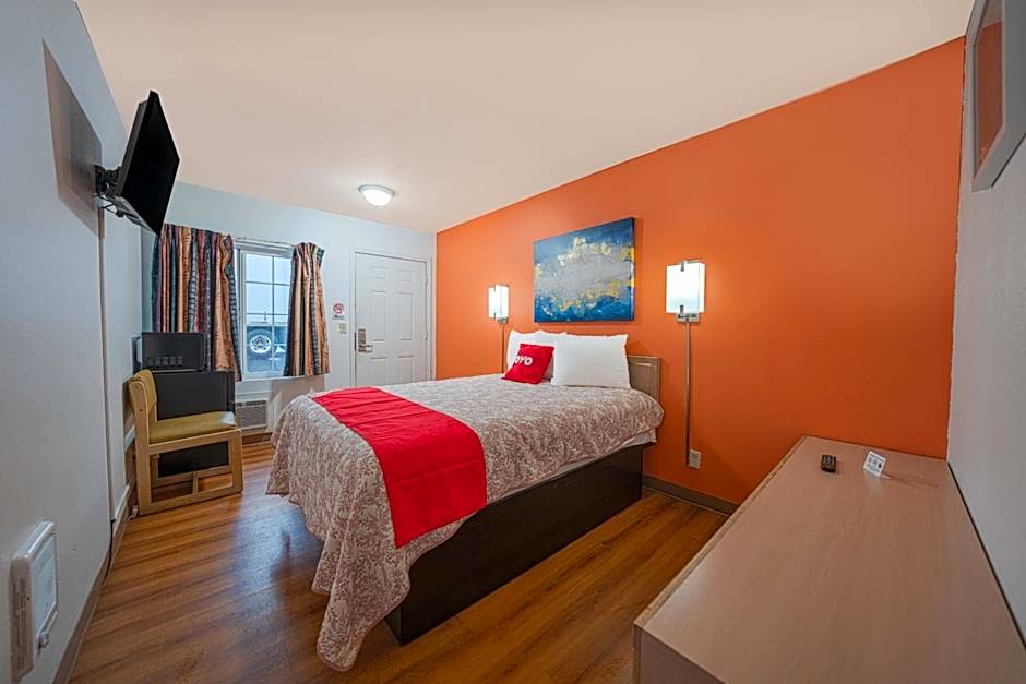 Royal Gateway Motel by OYO