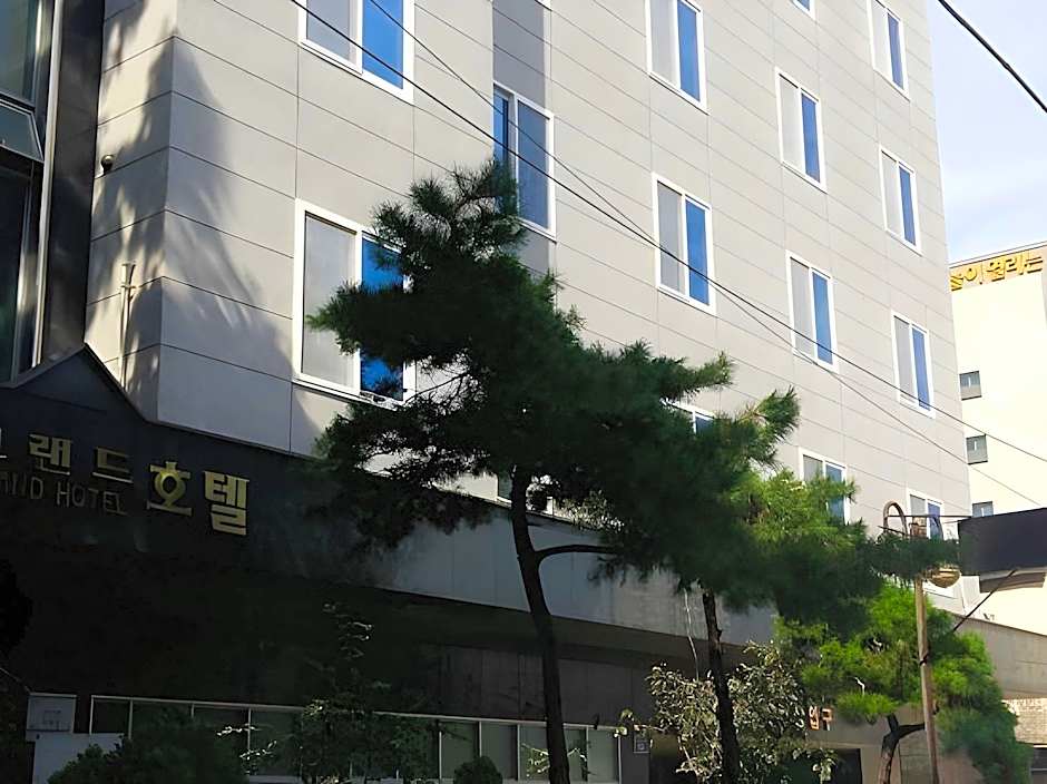 New Grand Hotel