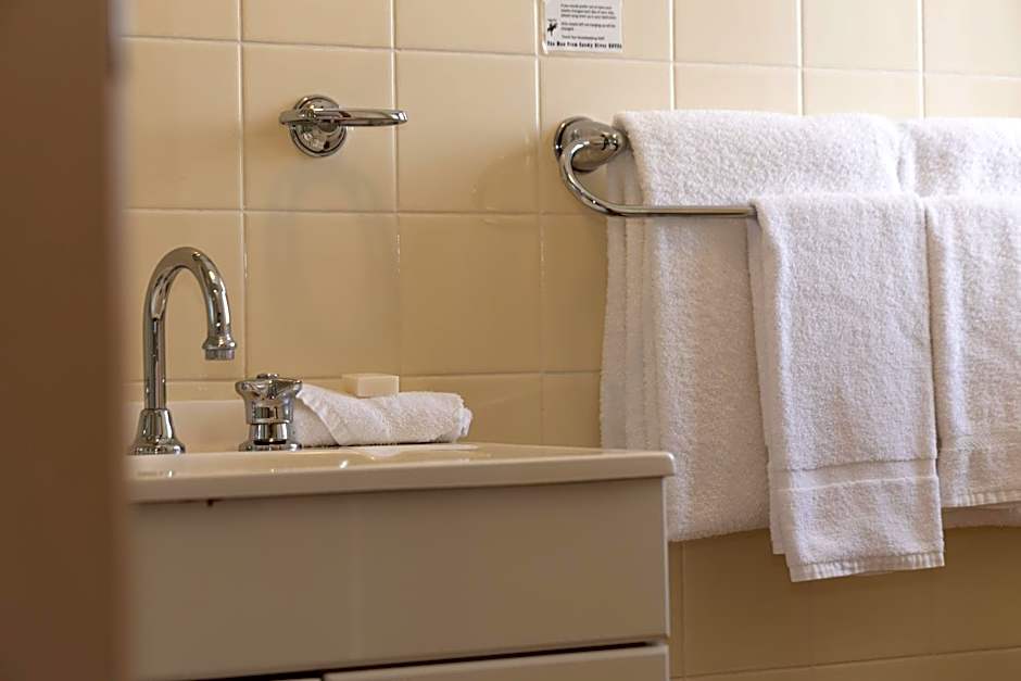 The Man from Snowy River Hotel