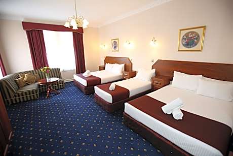 Deluxe Family Room for 5 People