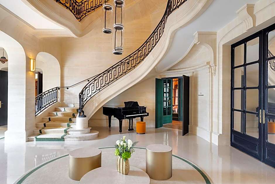 InterContinental Hotels Chantilly Chateau Mont Royal By IHG