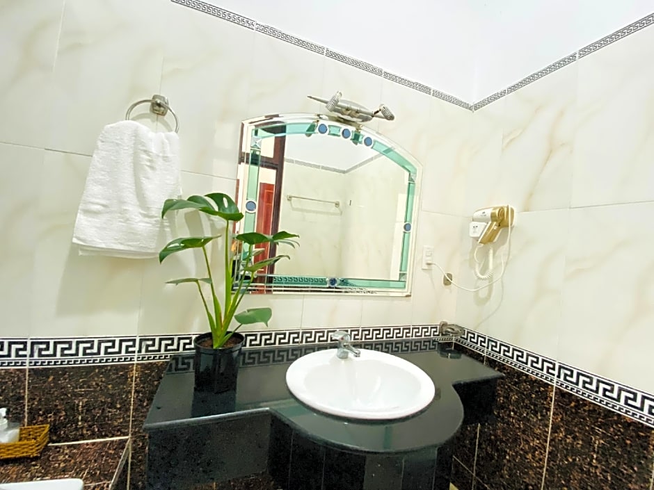 Chill House Dalat Hotel 