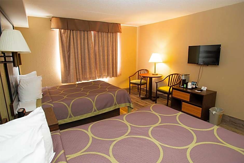 Super 8 by Wyndham Mississauga