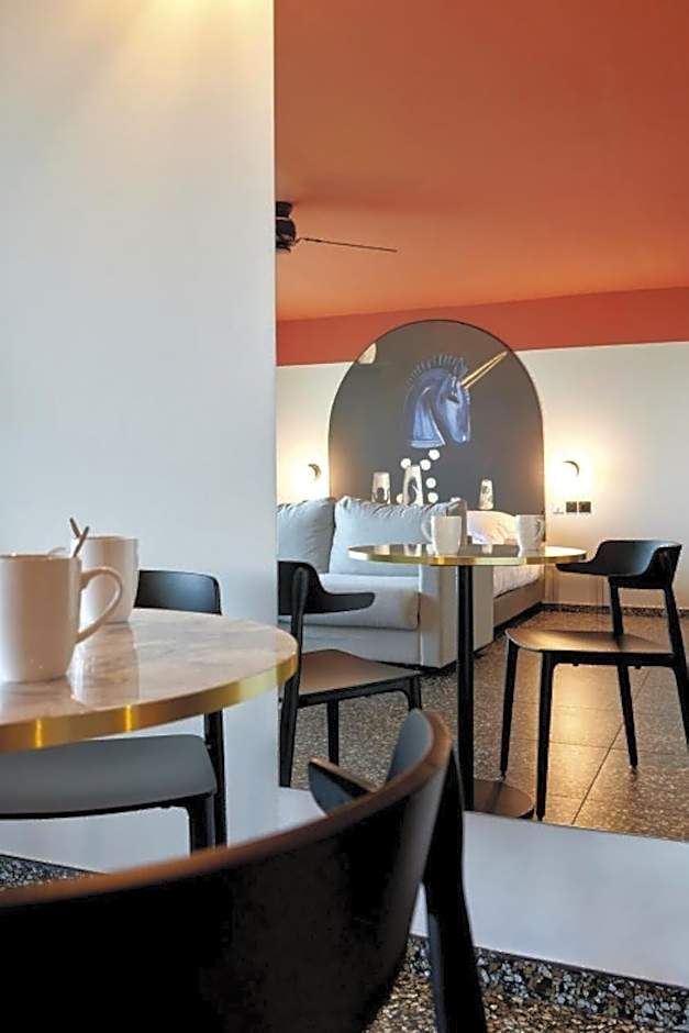 DINA MORGABINE SAINT DENIS