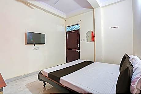 820169 Hotel Twins Palace