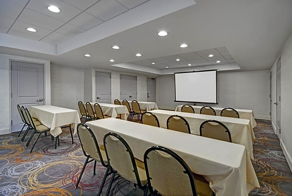 Homewood Suites by Hilton Eatontown