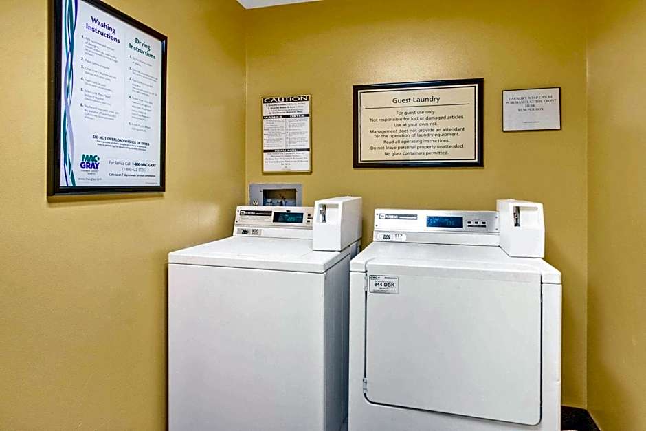 La Quinta Inn & Suites by Wyndham Albuquerque Journal Ctr Nw