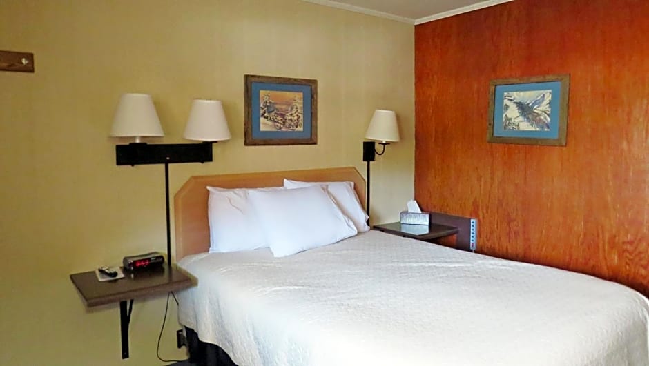 Indianhead Ironwood Hotel