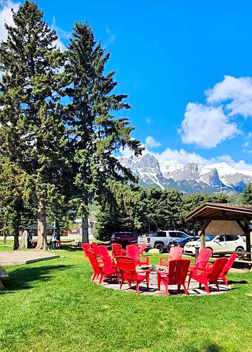 Rundle Mountain Lodge