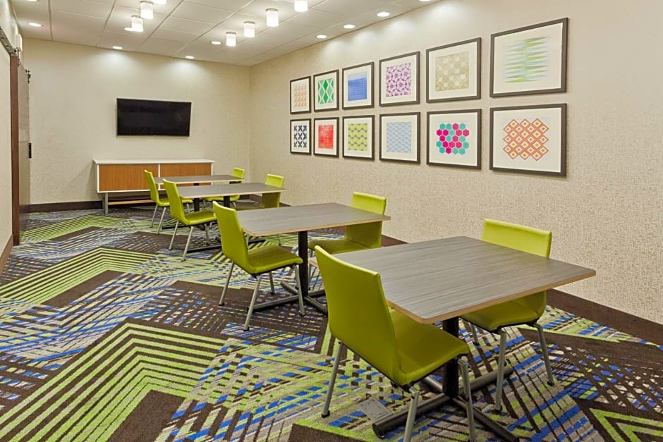 Holiday Inn Express Fayetteville By IHG