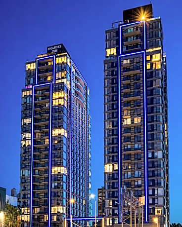 Global Luxury Suites at The Arches