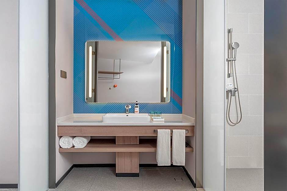 Holiday Inn Express Yinchuan Yuehai By IHG