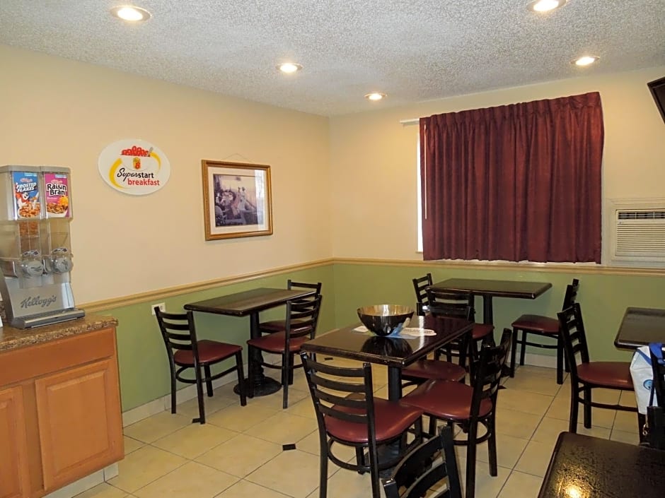 Super 8 by Wyndham Harrisonburg