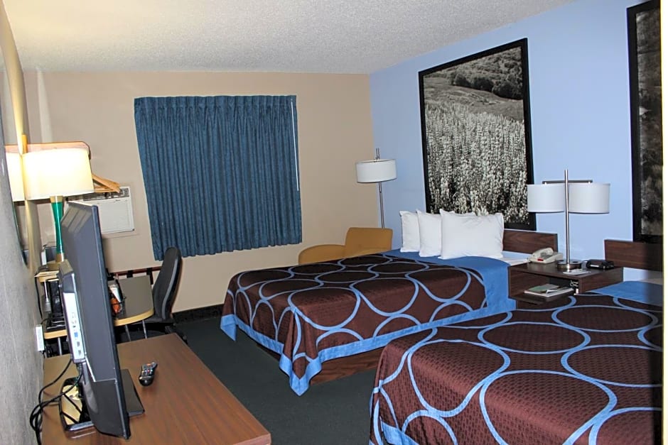 Super 8 by Wyndham East Stroudsburg/Poconos 