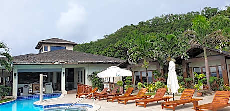 Kahuna Beach Resort and Spa