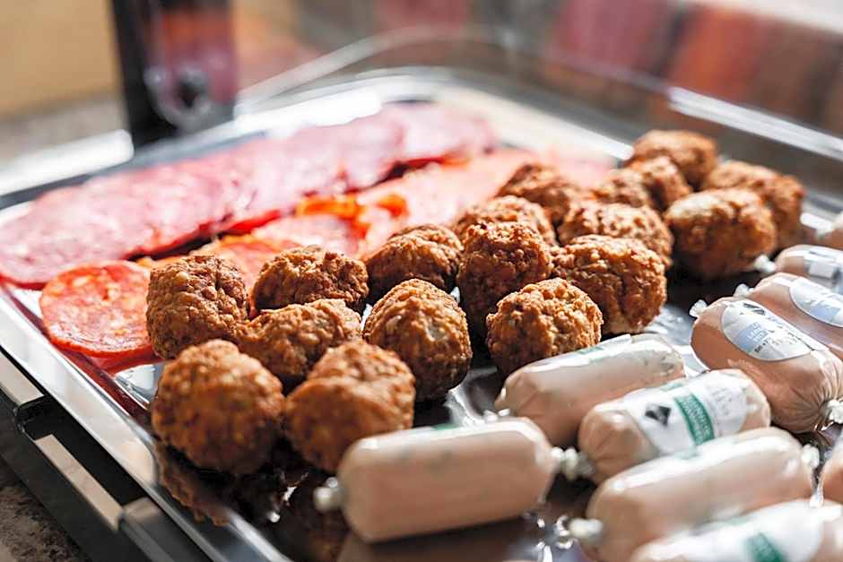 Hotel Vier Jahreszeiten an der Therme & Kliniken Bad Krozingen Nähe Freiburg & Schwarzwald Ideal für Wellness Kur & Business Ausflüge 24h Check In- WLAN & Parken gratis