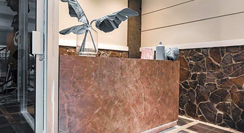 RedDoorz Plus @ Bagusrangin Street