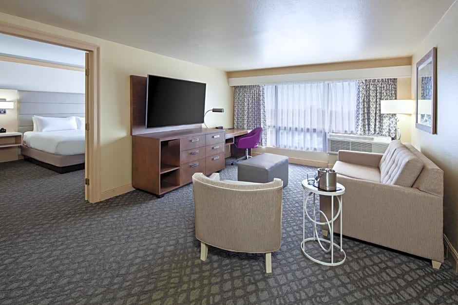 DoubleTree by Hilton New Orleans Airport