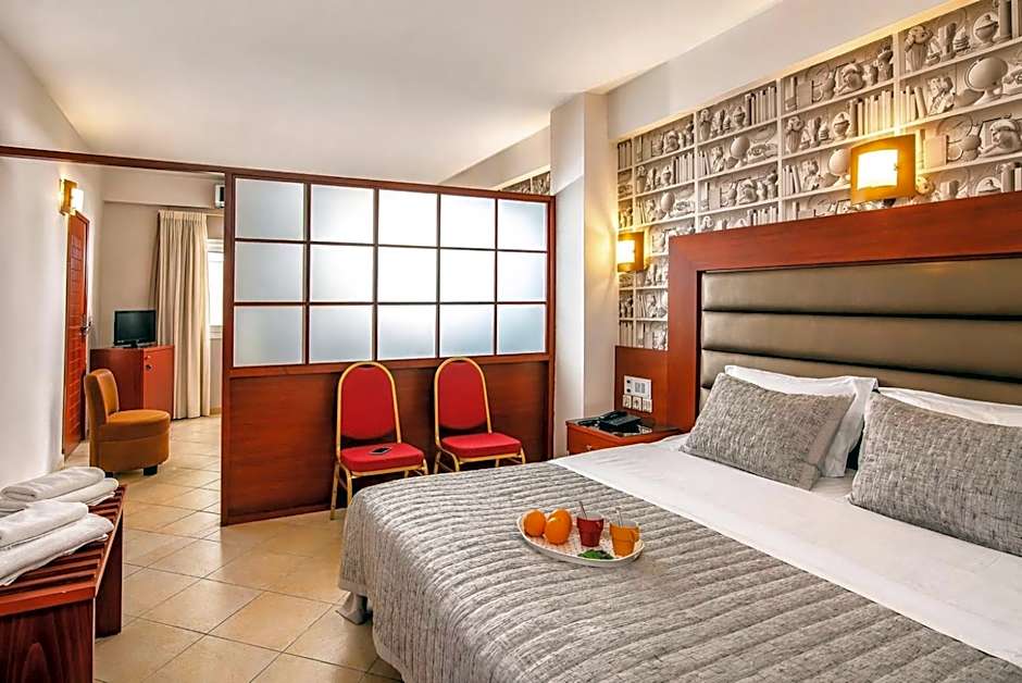 City Life Port Hotel