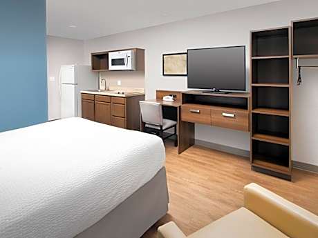 Standard Queen Room - Non-Smoking