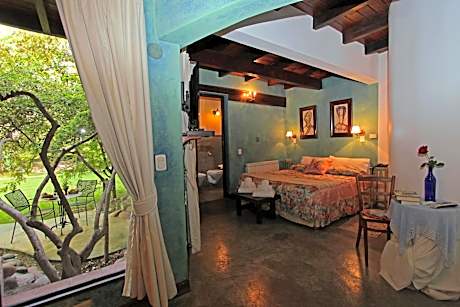 Family Room with Garden View
