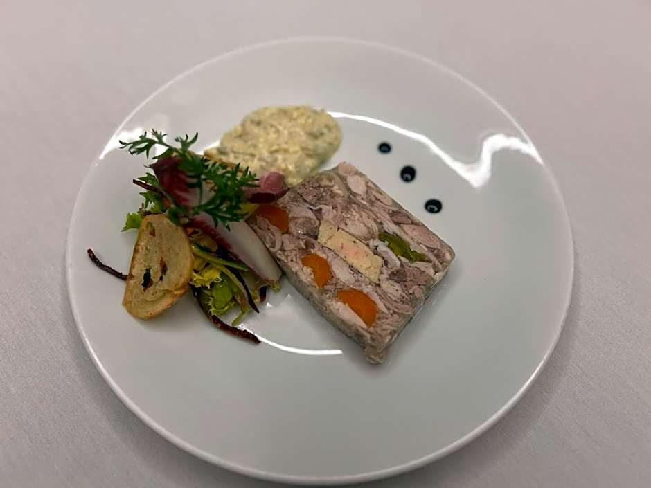 Le Victor Hugo - Hôtel et Restaurant - Logis Hôtels