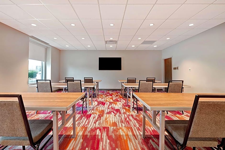 Home2 Suites By Hilton Lincolnshire Chicago, IL