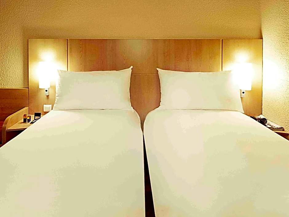 ibis Abbeville
