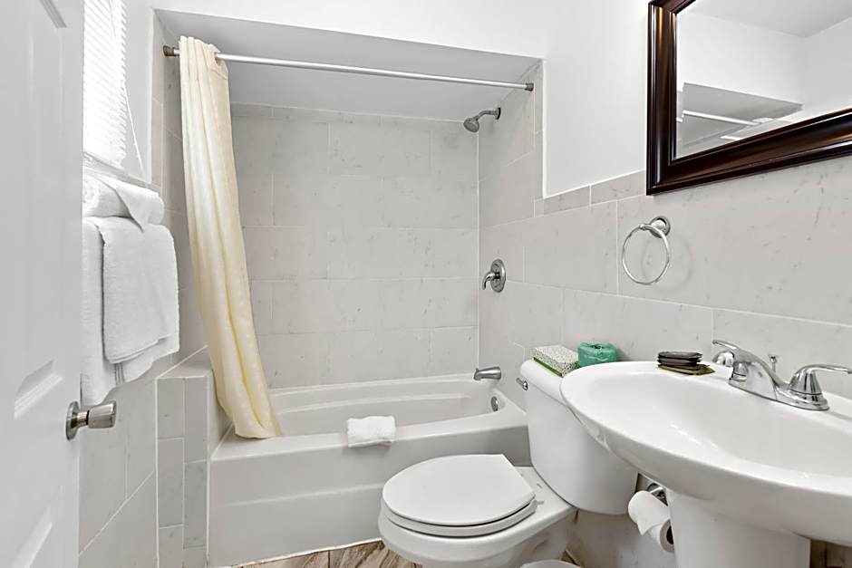 Mango Motel Wildwood Beach & Boardwalk