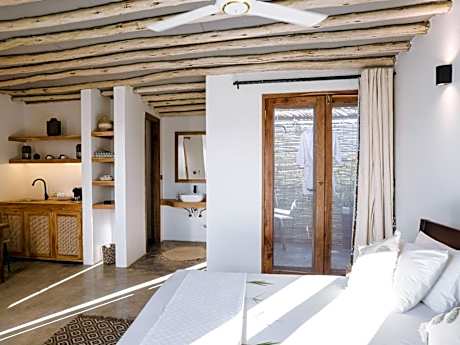 Bungalow with Garden View