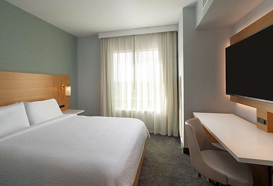 DoubleTree by Hilton Houston Westchase