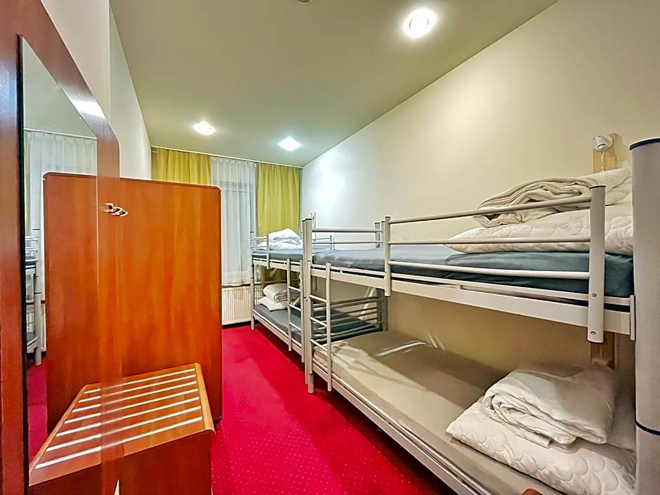 Fry House Hostel - 15min to Dworzec Zachodni, 5min to Klub Progresja