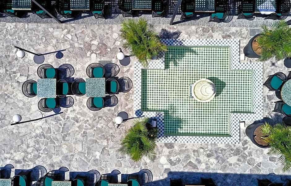 Katikies Garden Santorini - The Leading Hotels Of The World