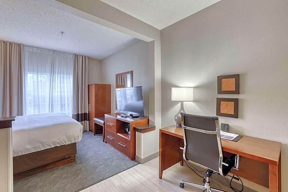 Comfort Suites Appleton Airport
