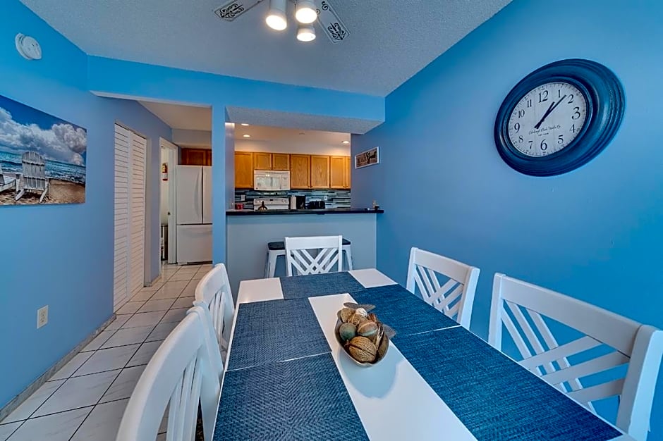 Siesta Key Beach - 2 Bedroom - 3 Beds - 3 Bathroom Duplex with Heated Swimming Pool