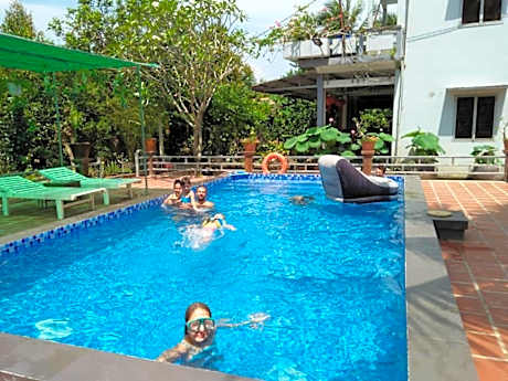 Quoc Phuong Riverside Homestay