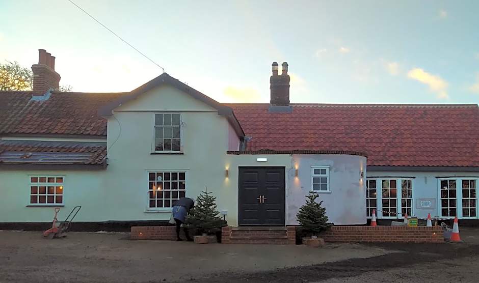 Trowel and Hammer Flat 1