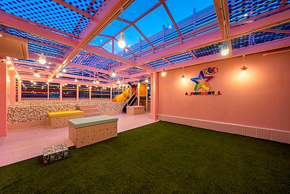 Jangyu Almond Kids Hotel