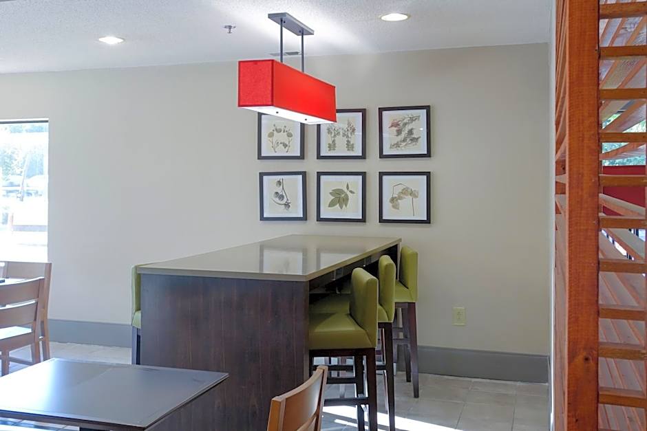 Country Inn & Suites by Radisson, Dahlgren-King George, VA