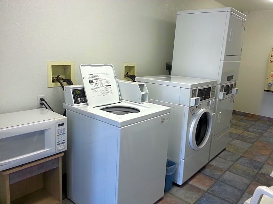 Americas Best Value Inn - Lincoln Airport