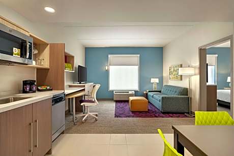 One-Bedroom King Suite - Non-Smoking