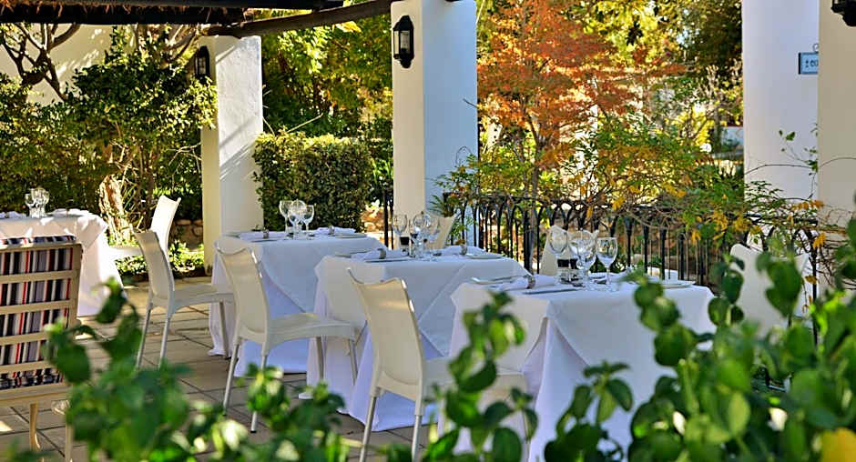 Swartberg Hotel, Cork Tree Collection