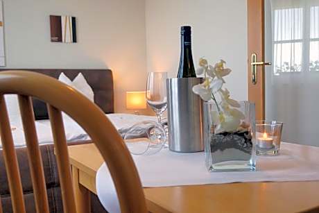 Apartment with Mountain View