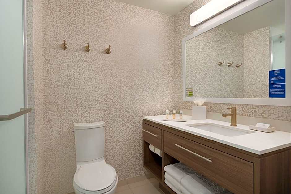 Home2 Suites by Hilton Newark-Airport, NJ