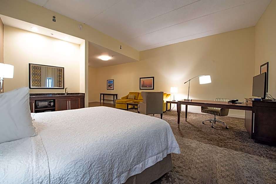 Hampton Inn By Hilton & Suites Rockville Centre, NY