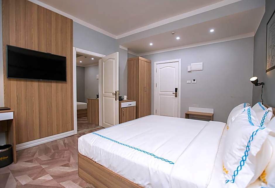 Vibes Hotel and Spa