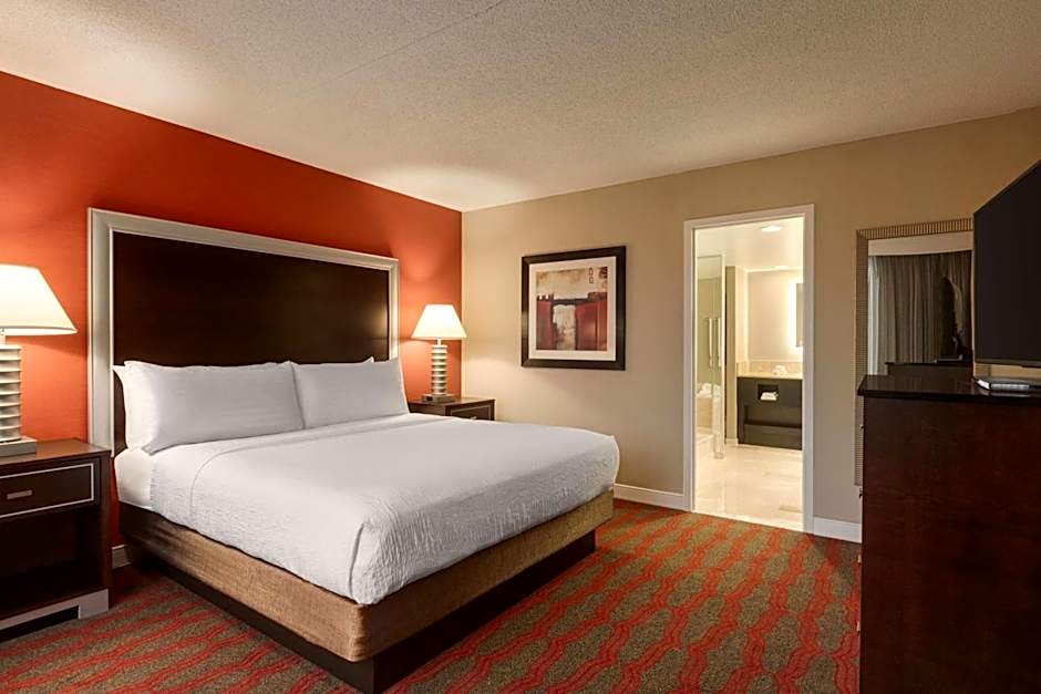 LaGuardia Plaza Hotel